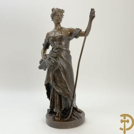 兰森·A. 署名作品《手持稻草束与草叉的女士》，19世纪青铜雕塑，背面刻有F. Barbedienn