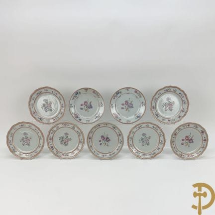 Nueve platos de la colección «Famille rose», entre