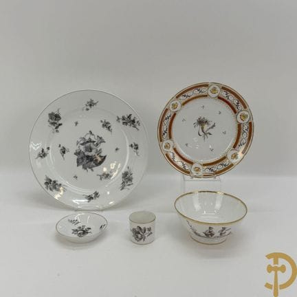 Plato de porcelana francesa con decoración de cuer