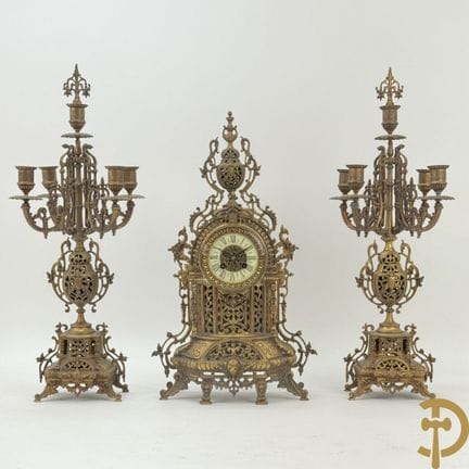 Juego de tres piezas de cobre, estilo neorrenacent