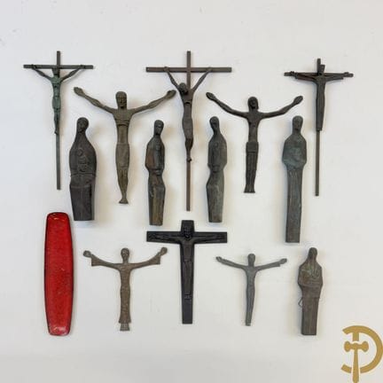 VAN DER DONCKT, signé : Lot de statuettes religieu