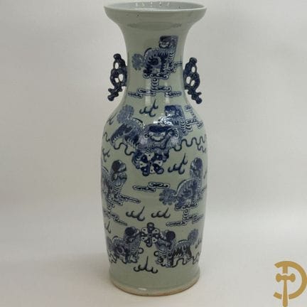Jarrón de porcelana china de celadón con decoració