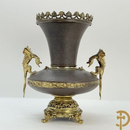 Jarrón decorativo de cobre con adornos de bronce r