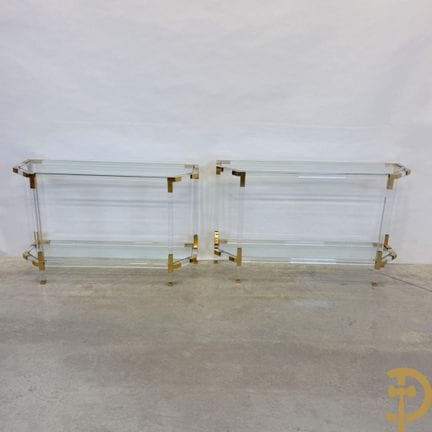 Zwei Wandtische aus Plexiglas mit Kupferverzierung