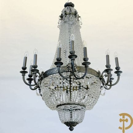 大型青铜城堡吊灯“Sac-à-perles”，路易十六风格，5个灯臂，每个灯臂配有3支烛台 | 高度