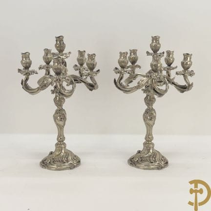 Par de candelabros de seis brazos de plata maciza 