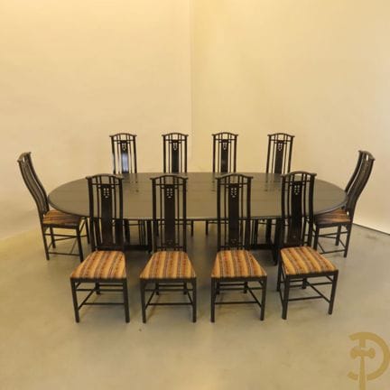 Großer ovaler Tisch des italienischen Designers Um