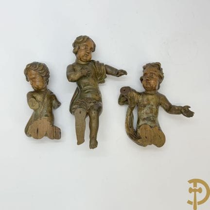 Drei aus Holz geschnitzte Cupidos | Höhe 22, 23 un