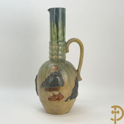 Flämische Steingutvase mit Henkel und Motiven von 