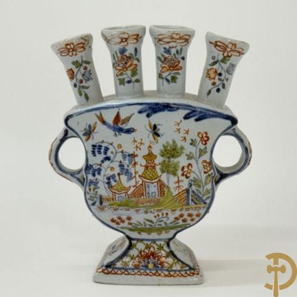 Mehrfarbig bemalte „Pique Fleur“-Vase mit Blumen- 