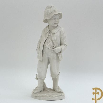 Unsignierte Figur „Stehender Jugendlicher mit Mütz