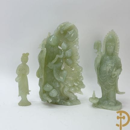 Jadeit-Skulptur einer buddhistischen Figur + Jadei