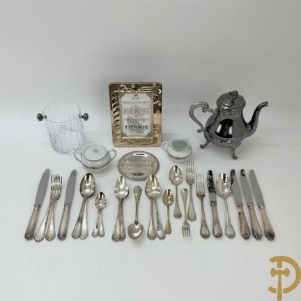 Set aus versilbertem Christofle-Besteck, darunter 