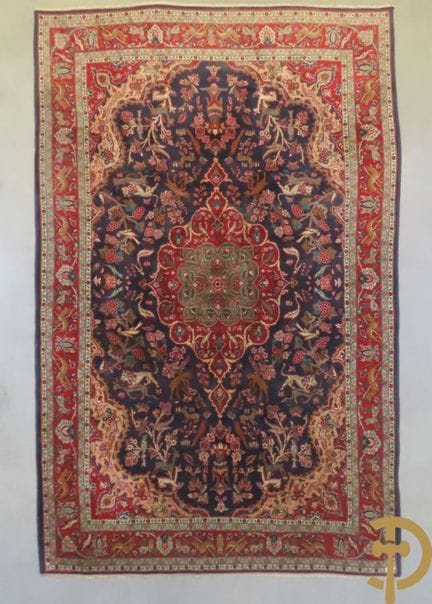 Handgeknüpfter Teppich aus dem Orient mit zentrale