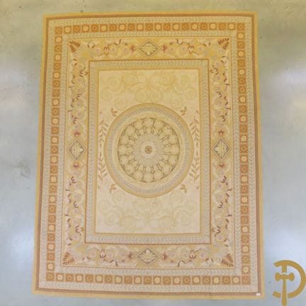 Französischer Aubusson-Teppich mit zentralem Medai