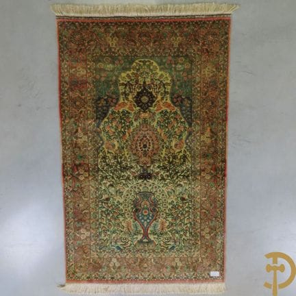 Orientalischer, handgeknüpfter Teppich aus Seide u