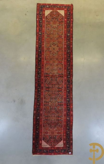 Orientalischer, handgeknüpfter, gemusterter Läufer
