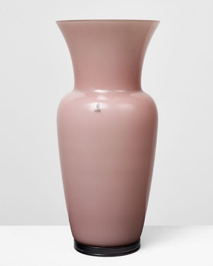 VENINI
Glass vase in shades of pink, signed and da