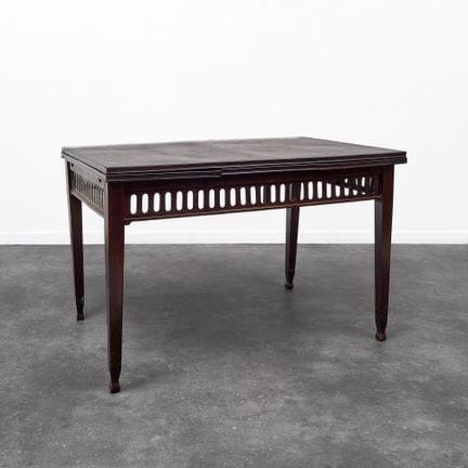 THONET (ATTRIBUÉ À)
Table de salle à manger en boi