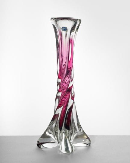 BOHEMIAN CRYSTAL VASE BY JOSEF HOSPODKA
Twisted sh