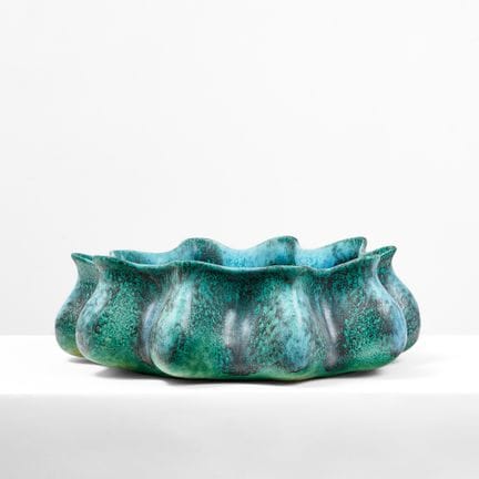ENAMELED PORCELAIN BOWL
with a bronze finish
"L'Ob