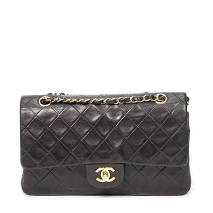 Chanel
Bolso de hombro «Classique Timeless» de pie