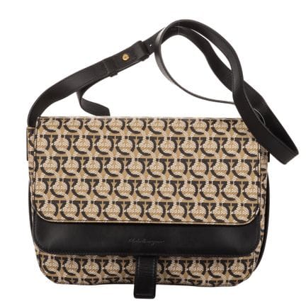 Salvatore Ferragamo
Bolso de hombro de lona recubi