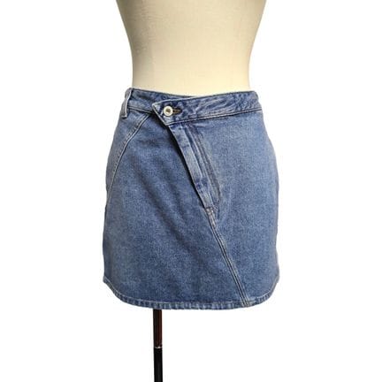 Loewe
Rock aus jeansblauem Baumwollstoff.
Reißvers