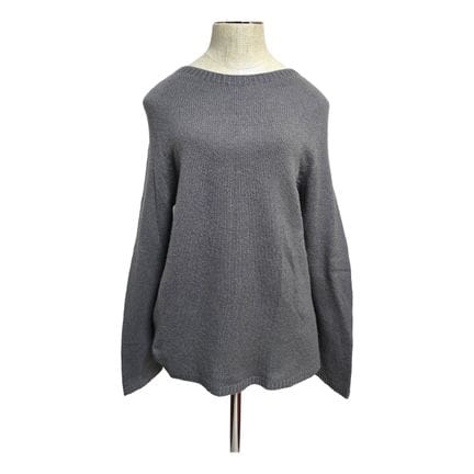 Max Mara
Grauer Pullover aus Wolle und Kaschmir.
G