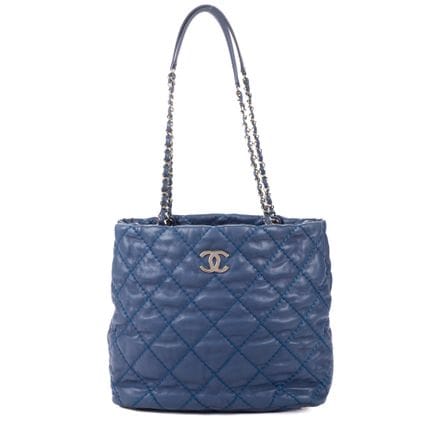 Chanel
Umhängetasche „Timeless Tote“ aus blauem, g