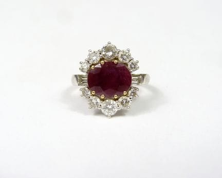 ANILLO con montura de oro blanco de 750 ‰, adornad