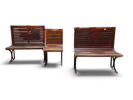 Ensemble de BANQUETTES de métro de seconde classe.