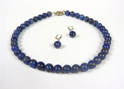 CONJUNTO DE JOYAS, compuesto por un collar tipo ch
