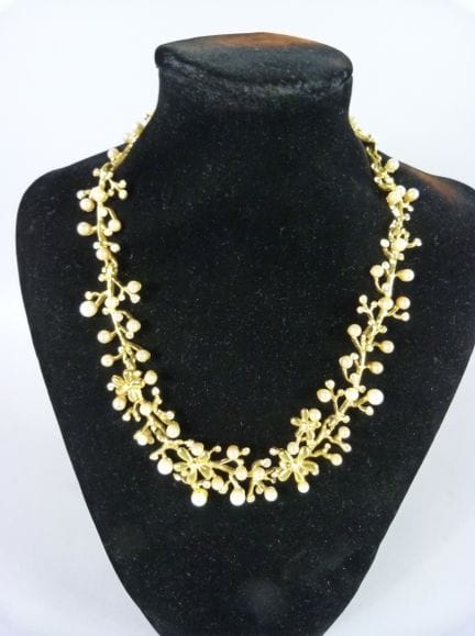 KENZO, París - COLLAR de metal dorado y perlas de 
