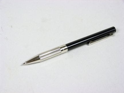 S.T. DUPONT (seit 1872) – Kugelschreiber, schwarz 