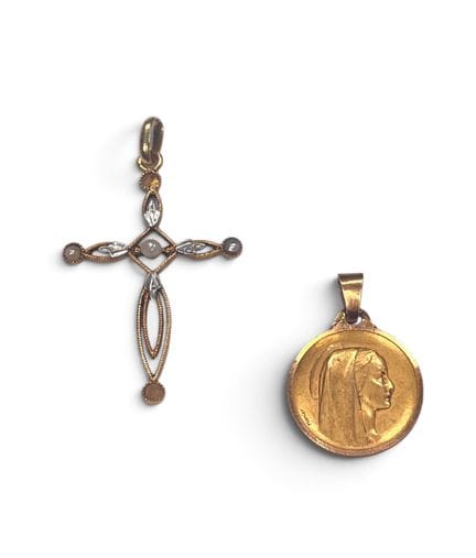 MEDALLA con la Virgen en oro amarillo de 750/°° y 