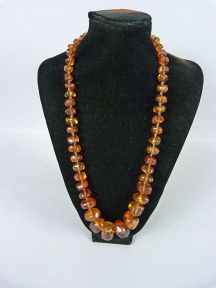 COLLAR tipo choker de ámbar