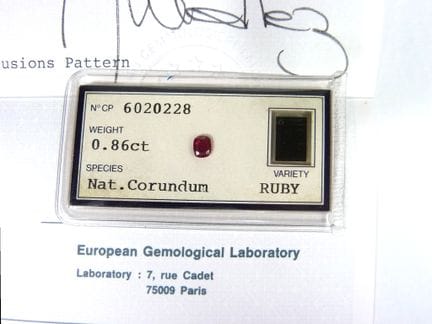 Rubí, talla cojín, 0,86 ct, 5,25 x 4,41 x 3,40 mm.