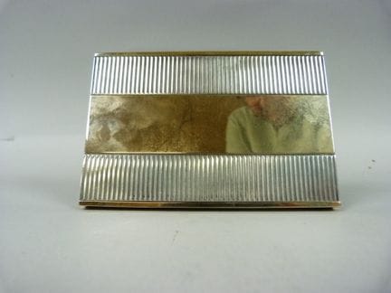 Estuche para cigarrillos con apertura, de vermeil 