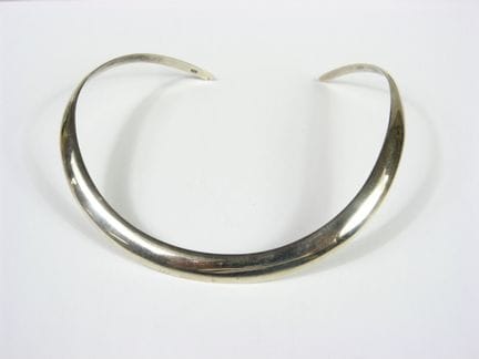 Collar «Torque» abierto, de plata 925/°°, Ø 11 cm.