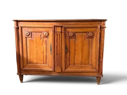 Niedriges, rechteckiges Sideboard aus Kirschbaumho