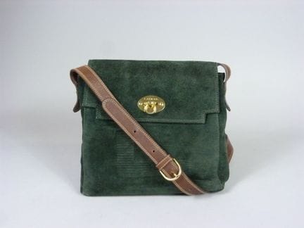 LANCEL, Paris - SAC en suédine vert sapin, fermoir