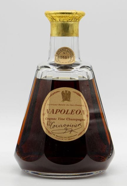 COGNAC FINE CHAMPAGNE COURVOISIER NAPOLEON.
1 bout