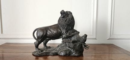 Moderne Schule
Löwe, der einen Hirsch besiegt
Bron