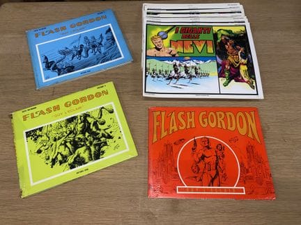 GORDON 
Lote de cómics italianos y franceses, que 