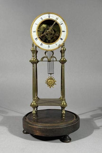 Orologio a pendolo scheletrato
In bronzo e ottone 