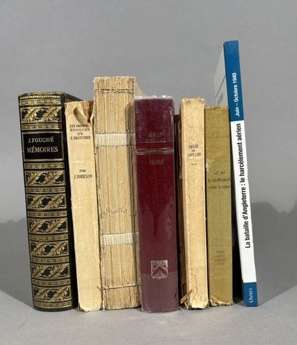 历史-沃邦-美洲-恐怖-英国-中国-军事
一套8本通史类著作：
- 巴贝隆（让），《征服者的美洲》
