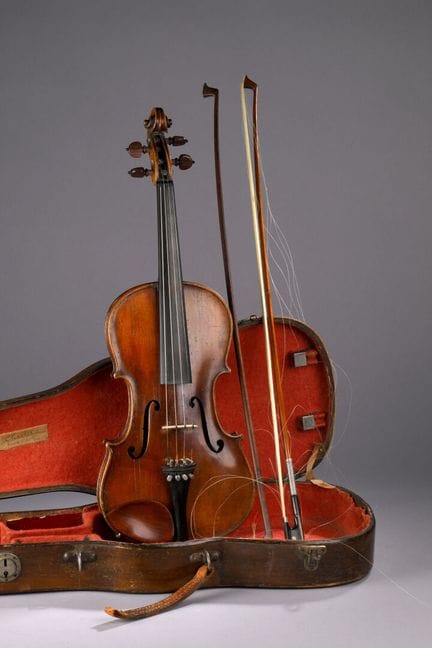 Violino, 
modello "Guarnerius" di manifattura tede