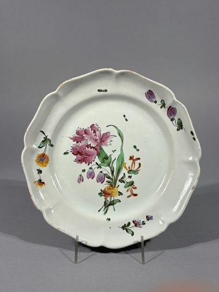 Francia orientale, 
Piatto in maiolica, di forma i