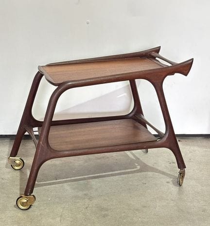 Skandinavisches Design, 
Servierwagen aus Teakholz